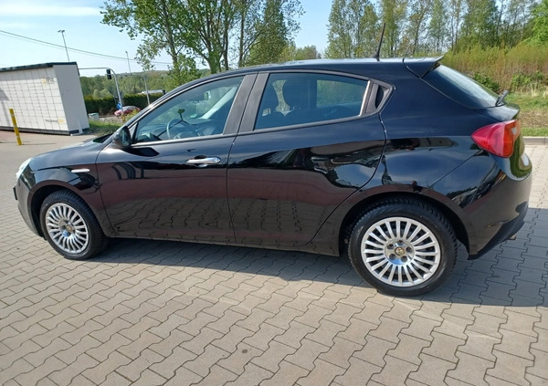 Alfa Romeo Giulietta cena 39900 przebieg: 127000, rok produkcji 2014 z Pakość małe 562